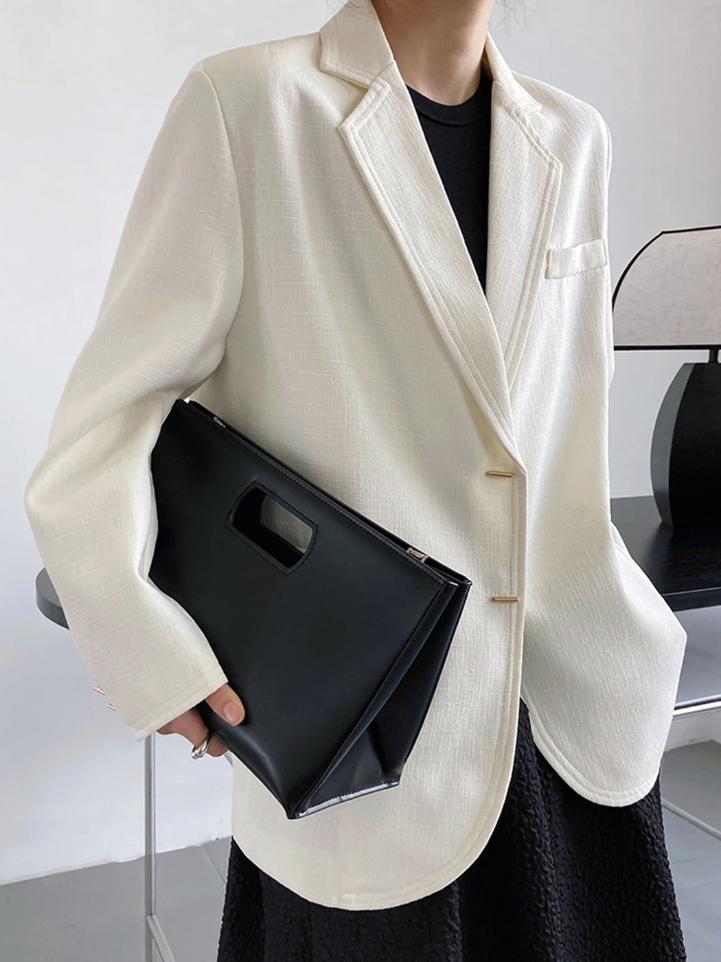 Tweed High Quality Blazers Woman 2022 Autumn Winter Single Breasted Chic Buttons Coat Casual Cozy Elegant Suit Outerwear Tops
Tweed High Quality Blazers Woman 2022 Autumn Winter Single Breasted Chic Buttons Coat Casual Cozy Elegant Suit Outerwear Tops