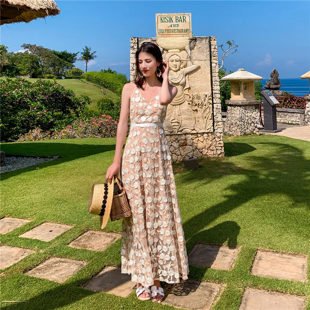 Spaghetti Strap B Boho Flowers Embroidery Party Sundress Women Backless Sleeveless Lace Sexy Summer Runway Dress Vintage Beach
Spaghetti Strap B Boho Flowers Embroidery Party Sundress Women Backless Sleeveless Lace Sexy Summer Runway Dress Vintage Beach