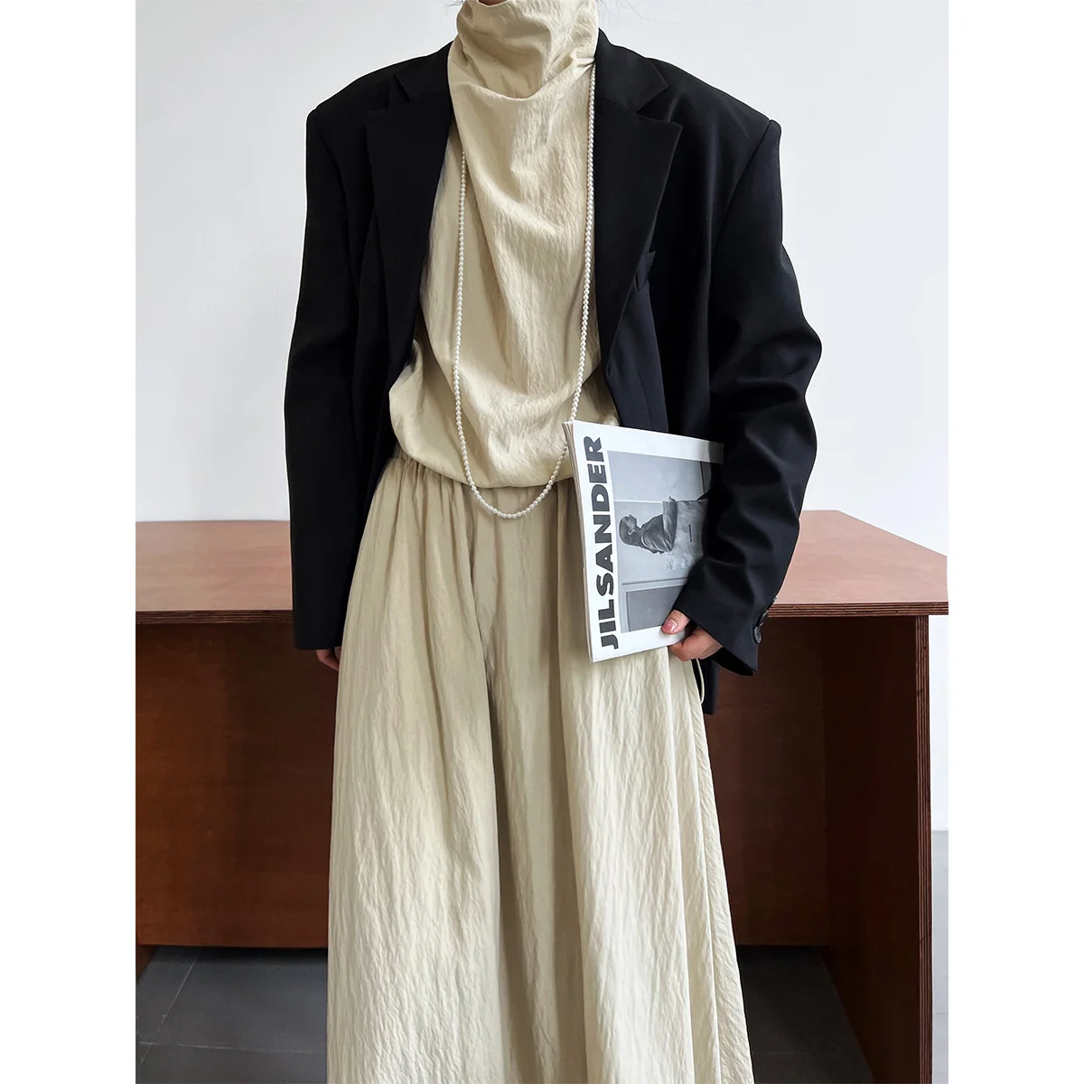 Spring Pile Neck Turtleneck Top Long Skirt With Pocket Two-piece Set Casual Suit
Spring Pile Neck Turtleneck Top Long Skirt With Pocket Two-piece Set Casual Suit