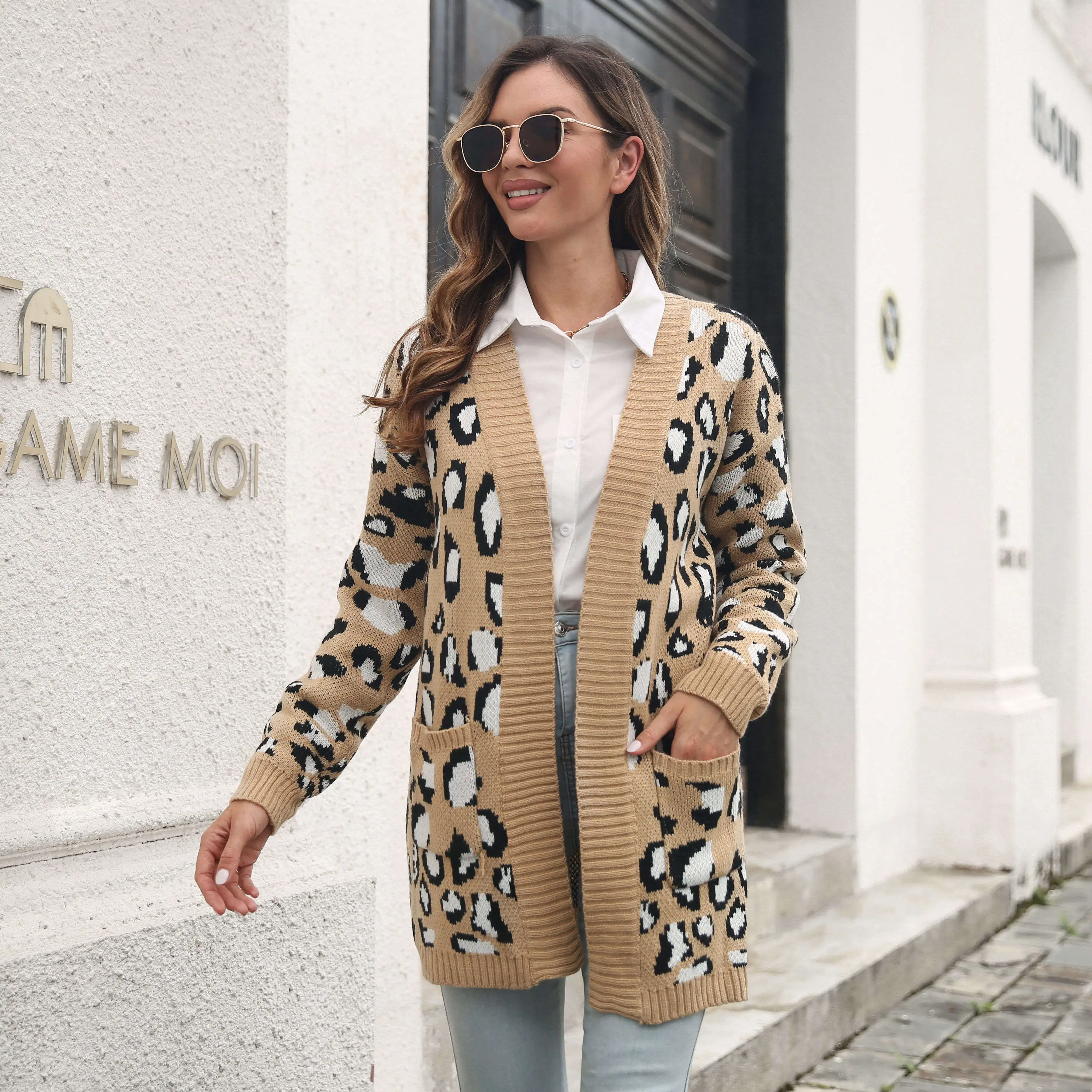 2023 Fashion European and American Leopard Jacquard Knitted Cardigan Loose Medium Length Sweater for Women Y2k
2023 Fashion European and American Leopard Jacquard Knitted Cardigan Loose Medium Length Sweater for Women Y2k
