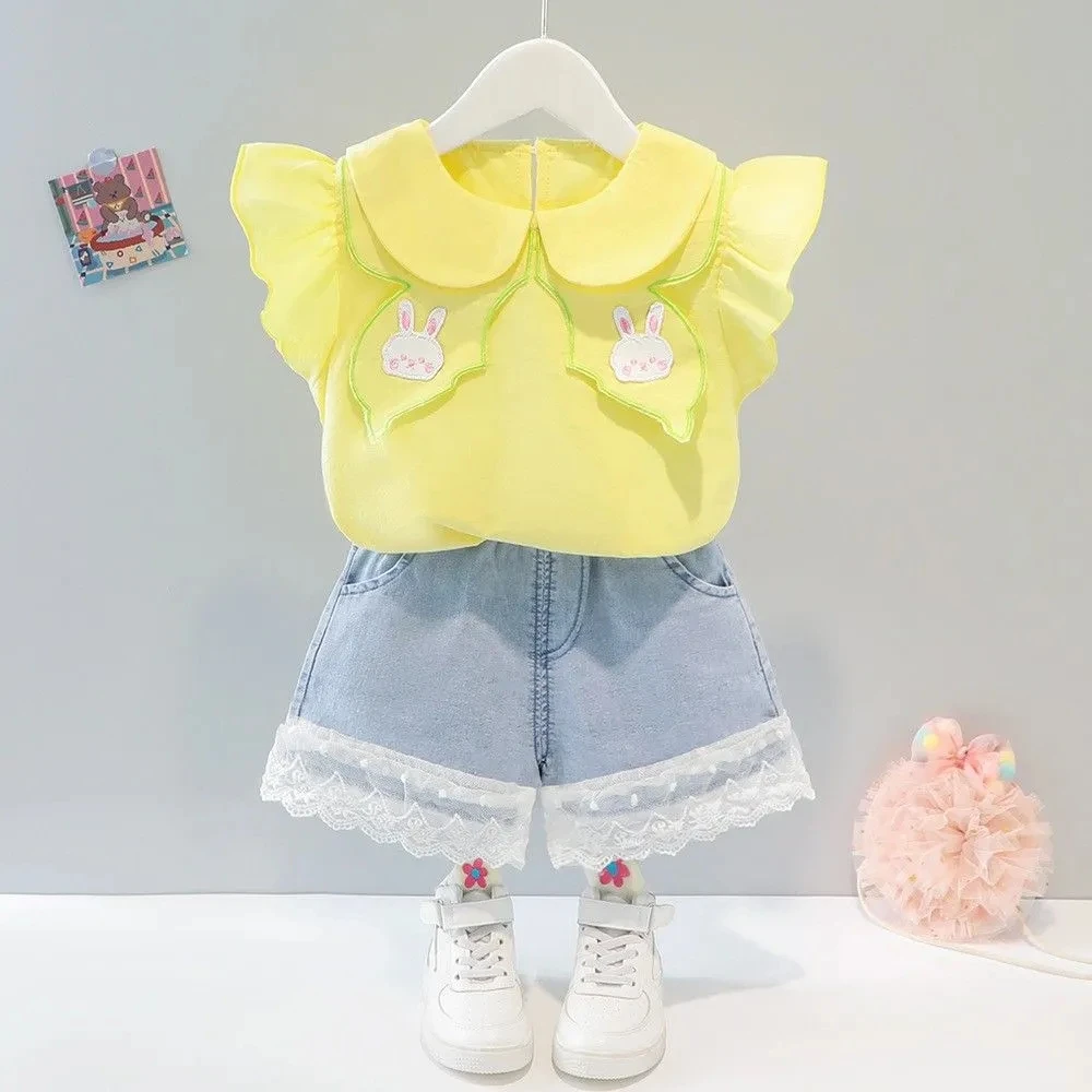 Комплекты одежды для маленьких девочек новые летние костюмы принт с кроликом, короткие рукава + кружевные джинсовые шорты хлопковый Детски...
Комплекты одежды для маленьких девочек новые летние костюмы принт с кроликом, короткие рукава + кружевные джинсовые шорты хлопковый Детски...