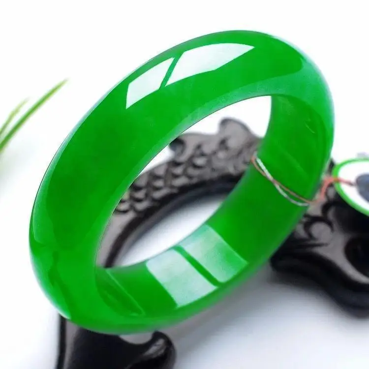 Браслет из натурального нефрита, 54-62 мм 
Браслет из натурального нефрита, 54-62 мм