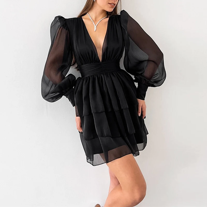 2024 New Spring Deep V-neck Hollow Party Dress Women Sexy High Waist Pleated Mini Dress Autumn Puff Long Sleeve Mesh Lace Dress
2024 New Spring Deep V-neck Hollow Party Dress Women Sexy High Waist Pleated Mini Dress Autumn Puff Long Sleeve Mesh Lace Dress