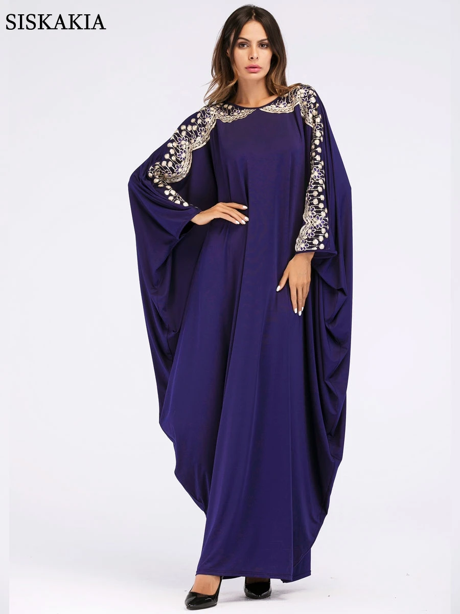 Muslim Woman Abaya Kimono Embroidery Dress O-Neck Bat Sleeve Moroccan Caftan Religious Robes Women's Jalabiya Ramadan
Muslim Woman Abaya Kimono Embroidery Dress O-Neck Bat Sleeve Moroccan Caftan Religious Robes Women's Jalabiya Ramadan