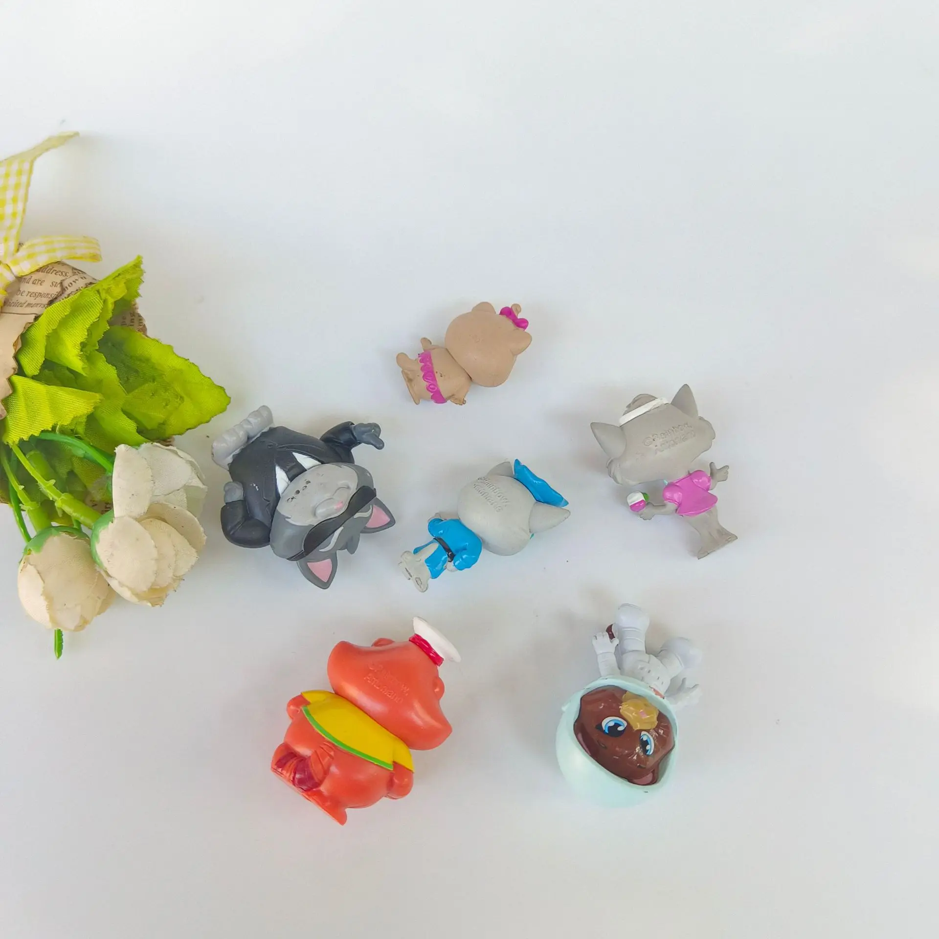 50pcs/lot Cartoon cute little pets animals cats 3-5cm kids toy birthday gift car inner decoration
50pcs/lot Cartoon cute little pets animals cats 3-5cm kids toy birthday gift car inner decoration