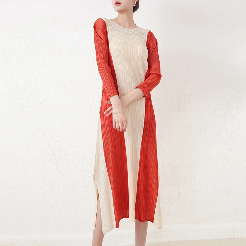 Miyake pleated women's simple fashion contrast color elastic slim three-quarter sleeve lace waist slim dress
Miyake pleated women's simple fashion contrast color elastic slim three-quarter sleeve lace waist slim dress