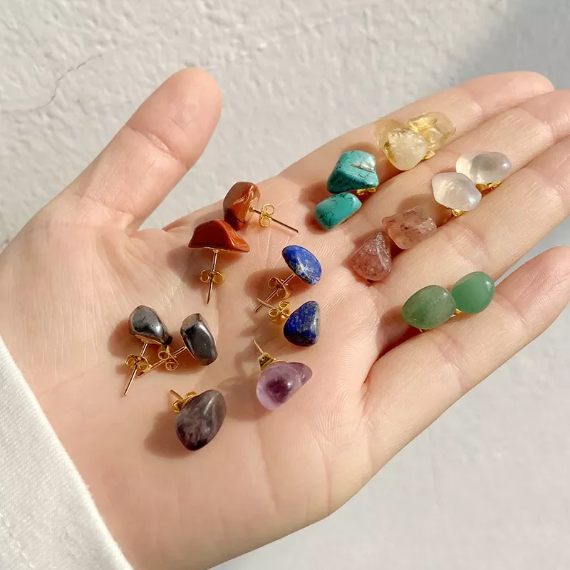 Fashion Simple Small Irregular Raw Crystal Gem Stone Stud Earrings for Women Quartz Ethnic Boho Ear New Trend Jewelry Wholesale
Fashion Simple Small Irregular Raw Crystal Gem Stone Stud Earrings for Women Quartz Ethnic Boho Ear New Trend Jewelry Wholesale