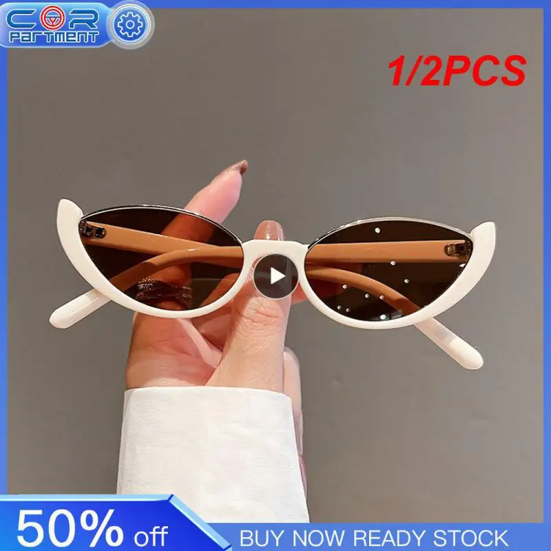 1/2PCS New Small Cat Eye Sunglasses Women Men Trendy Vintage Shades Eyewear Fashion Driving Cycling Sunglasses Half-frame Sun
1/2PCS New Small Cat Eye Sunglasses Women Men Trendy Vintage Shades Eyewear Fashion Driving Cycling Sunglasses Half-frame Sun