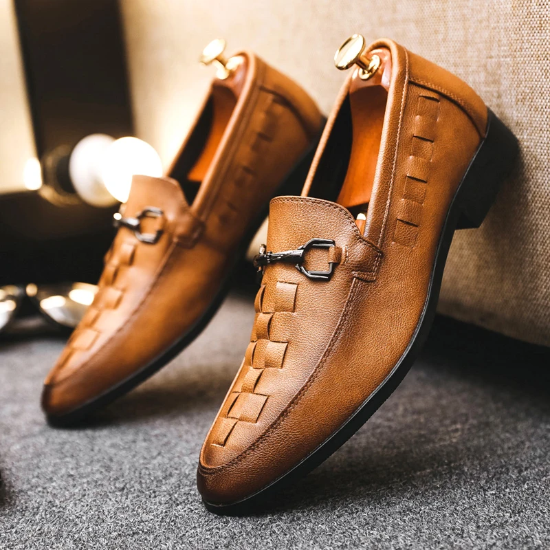 Fashion Loafers Men New British Luxury Metal Decoration Slip On Designer Leather Shoes Vintage Business Wedding Prom Dress Shoes
Fashion Loafers Men New British Luxury Metal Decoration Slip On Designer Leather Shoes Vintage Business Wedding Prom Dress Shoes