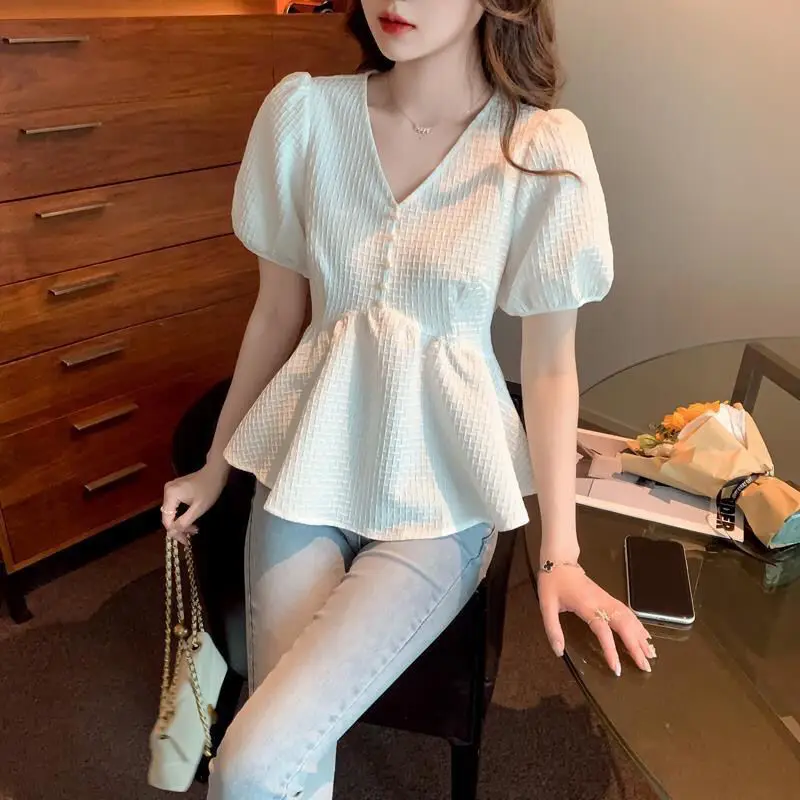 Waist Slimming Bubble Short-sleeved Chiffon Shirt Women's Summer New Western Style Age-reducing Short Tops Small Shirts Women
Waist Slimming Bubble Short-sleeved Chiffon Shirt Women's Summer New Western Style Age-reducing Short Tops Small Shirts Women