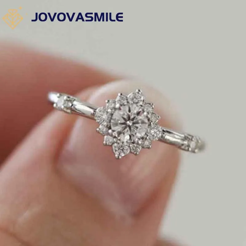 JOVOVASMILE Customized Moissanite Engagement Ring 0.25 Carat Round Cut VVS1 D Color LAB Diamond Wedding Band
JOVOVASMILE Customized Moissanite Engagement Ring 0.25 Carat Round Cut VVS1 D Color LAB Diamond Wedding Band