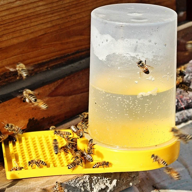 

Clear Visible 500ml Bee Feeder Honey Bee Feeders Drinking Water Waterer Watering Bees Tools Supplies Feeding Plastic Bee Drink