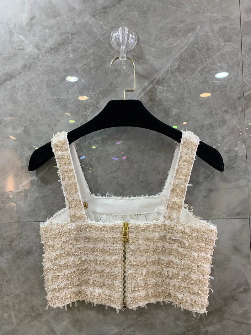 Woman Strip Pink Short Tweed Tank Tops
Woman Strip Pink Short Tweed Tank Tops