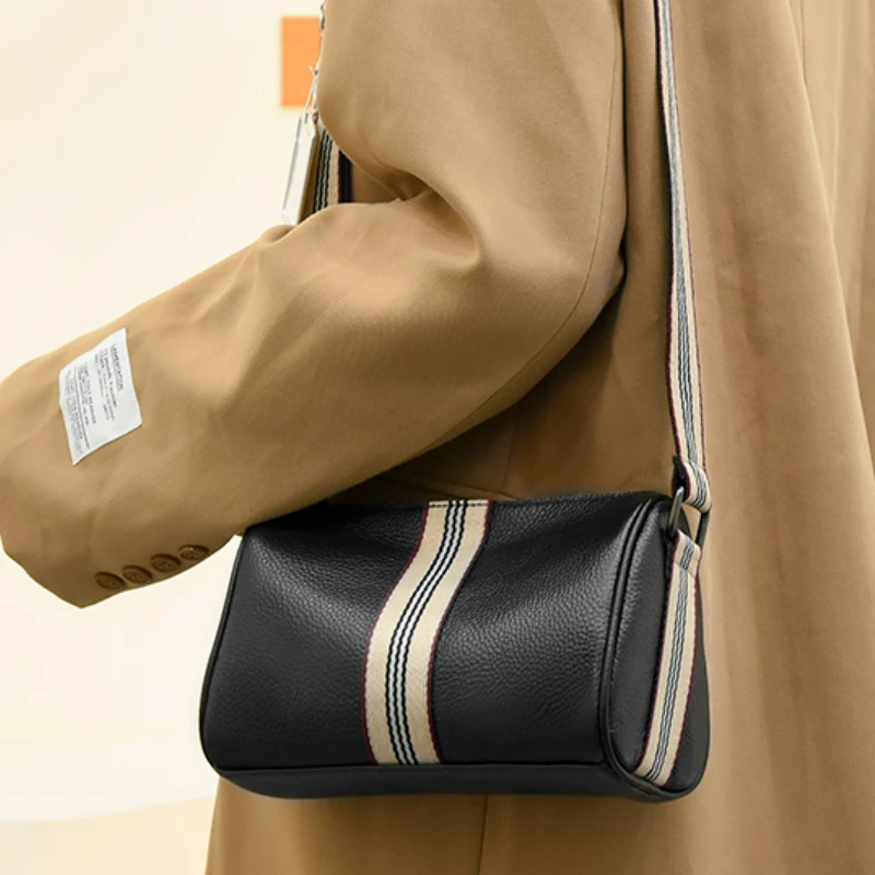 Luxury Women's Crossbody Bag Genuine Leather Shoulder Bags Girls Chic Wide Straps Casual Handbag Stripe Patchwork Messenger Bags
Luxury Women's Crossbody Bag Genuine Leather Shoulder Bags Girls Chic Wide Straps Casual Handbag Stripe Patchwork Messenger Bags