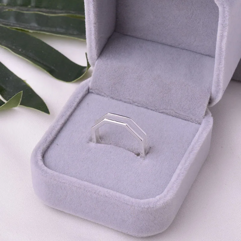 925 Sterling Silver Fashion Cut Double Line Opening Simple Temperament Women's Ring Jewelry Wedding Birthday Gift
925 Sterling Silver Fashion Cut Double Line Opening Simple Temperament Women's Ring Jewelry Wedding Birthday Gift
