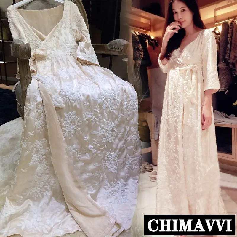 High Quality Women Sexy Silk Robe Luxury Embroidery Velvet Fleece Lace Long Nightgown Pajamas Long Robe Lady Nightwear Sleepwear
High Quality Women Sexy Silk Robe Luxury Embroidery Velvet Fleece Lace Long Nightgown Pajamas Long Robe Lady Nightwear Sleepwear