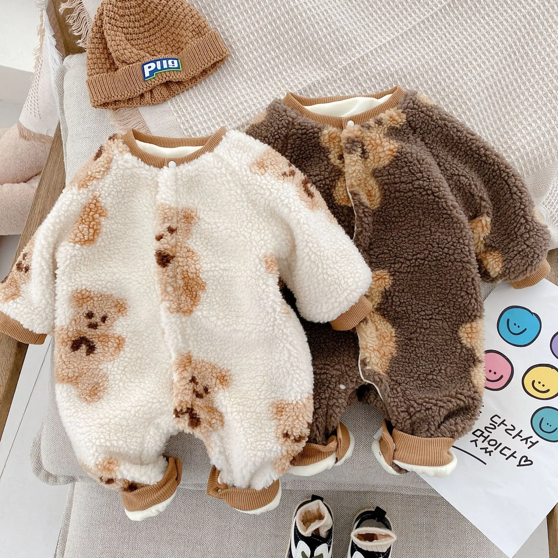 0-2 Years Old Baby Bear Jumpsuit Autumn And Winter Clothes Baby Plus Velvet Cartoon Romper Newborn Outing Clothes
0-2 Years Old Baby Bear Jumpsuit Autumn And Winter Clothes Baby Plus Velvet Cartoon Romper Newborn Outing Clothes