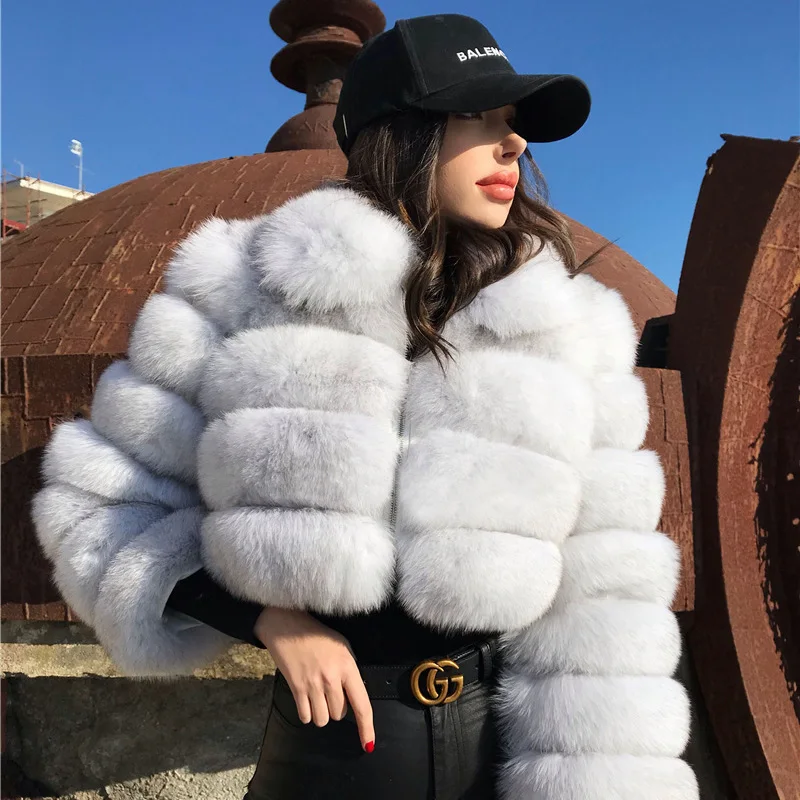 Short Faux Fox Fur Coat Women's Jacket Elegant Thick Warm Fur Coat For Women 2022 High Quality Fluffy 4XL Raccoon Fake Fur Coat
Short Faux Fox Fur Coat Women's Jacket Elegant Thick Warm Fur Coat For Women 2022 High Quality Fluffy 4XL Raccoon Fake Fur Coat