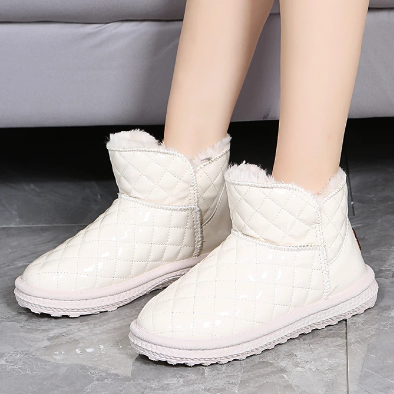 Soft Surface Fashion Bright Leather Line Grid Snow Boots Women's 2023 Winter New Warm Plus Velvet Thick Short Cotton Shoes
Soft Surface Fashion Bright Leather Line Grid Snow Boots Women's 2023 Winter New Warm Plus Velvet Thick Short Cotton Shoes