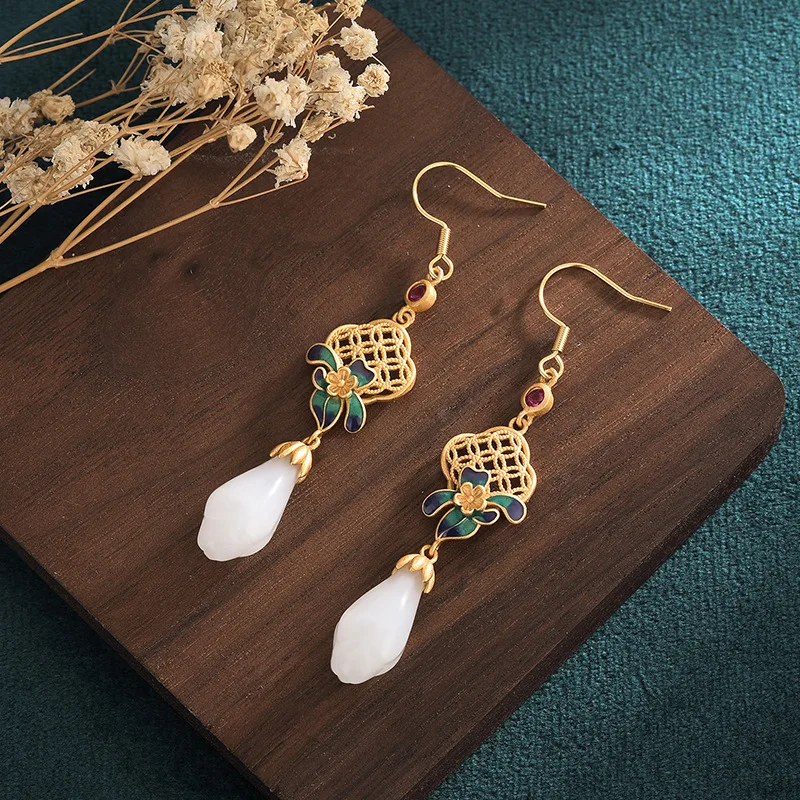 Earrings lady Chinese style, gold-plated, inlaid with gems, women's earrings, long fashion B13 new boutique earrings girls
Earrings lady Chinese style, gold-plated, inlaid with gems, women's earrings, long fashion B13 new boutique earrings girls