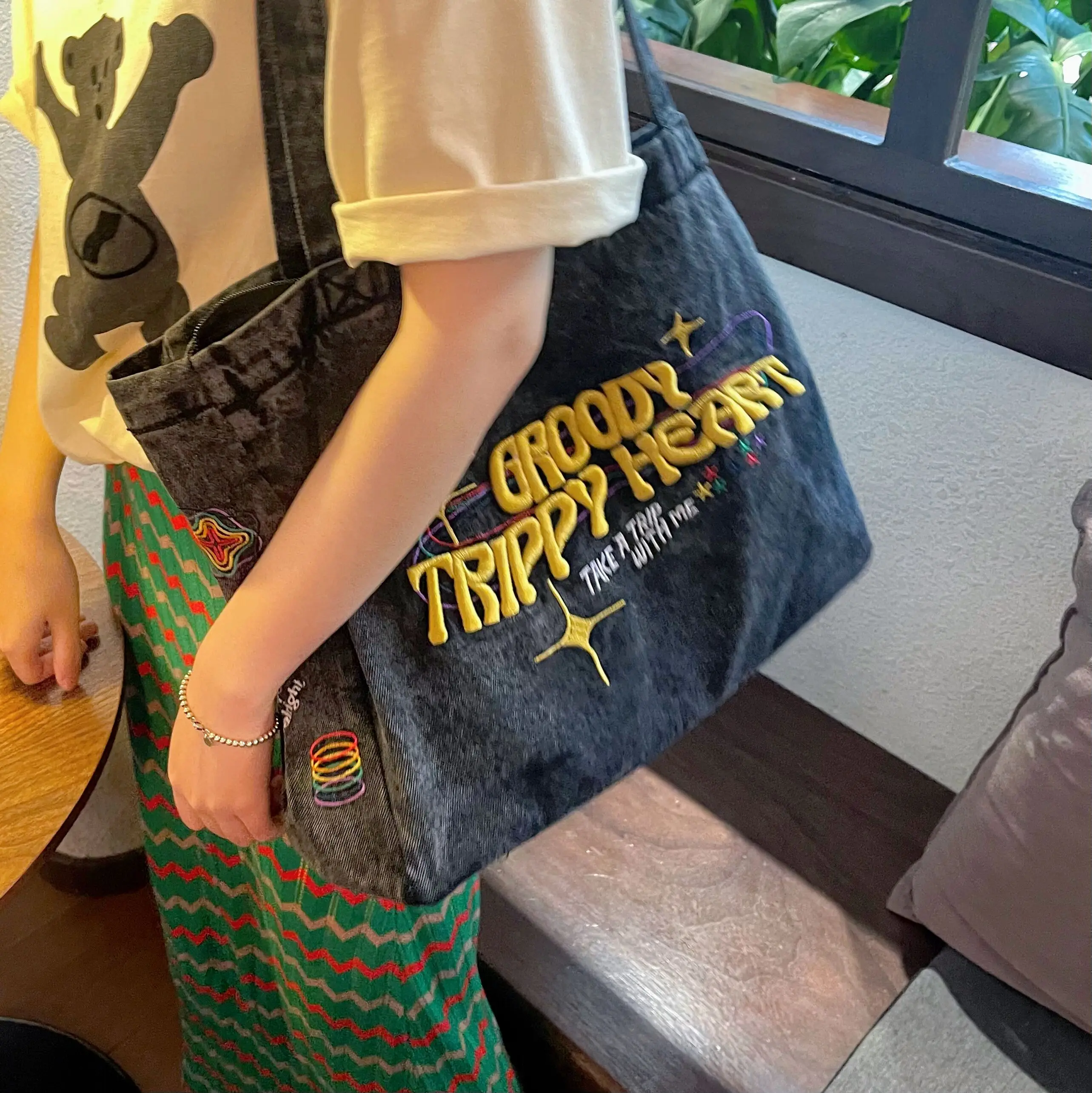 Trendy Brand Vintage Embroidery LGBT Denim Jeans Tote Women Shoulder Bags Soft Student Large Capacity Lady Shopping Handbags
Trendy Brand Vintage Embroidery LGBT Denim Jeans Tote Women Shoulder Bags Soft Student Large Capacity Lady Shopping Handbags