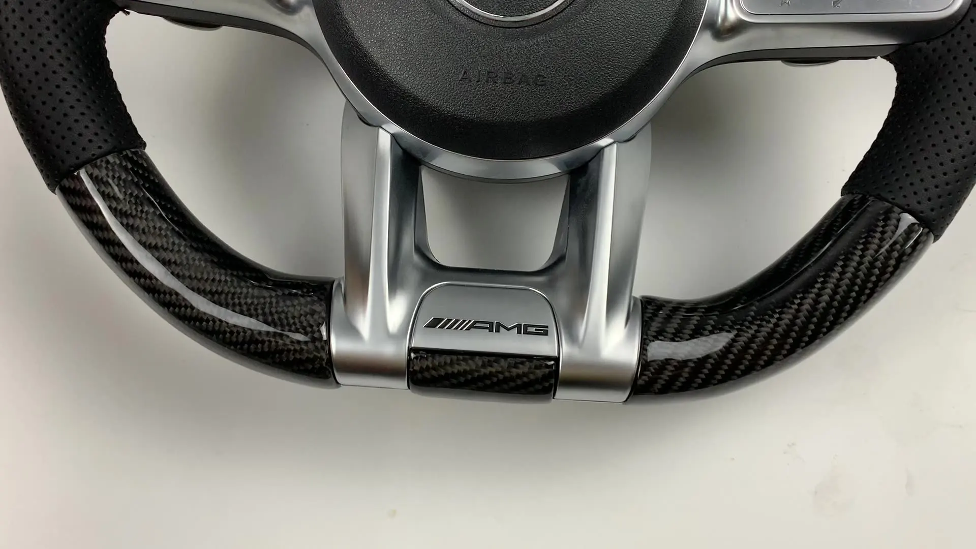 Mercedes Benz auto parts All models of steering wheel can be customized For AMG carbon fiber steering wheel
Mercedes Benz auto parts All models of steering wheel can be customized For AMG carbon fiber steering wheel