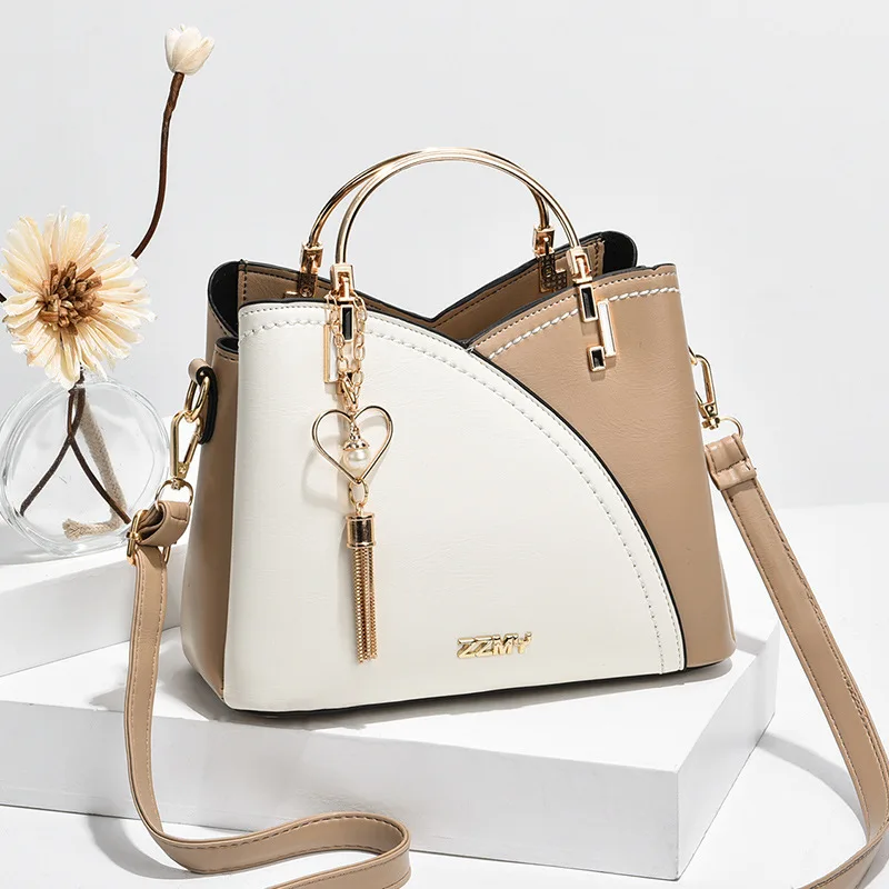 Tassel Bucket Crossbody Bags Luxury Leather Handbags For Women 2022 New Fashion Quality Large Capacity Messenger Shoulder Bag
Tassel Bucket Crossbody Bags Luxury Leather Handbags For Women 2022 New Fashion Quality Large Capacity Messenger Shoulder Bag