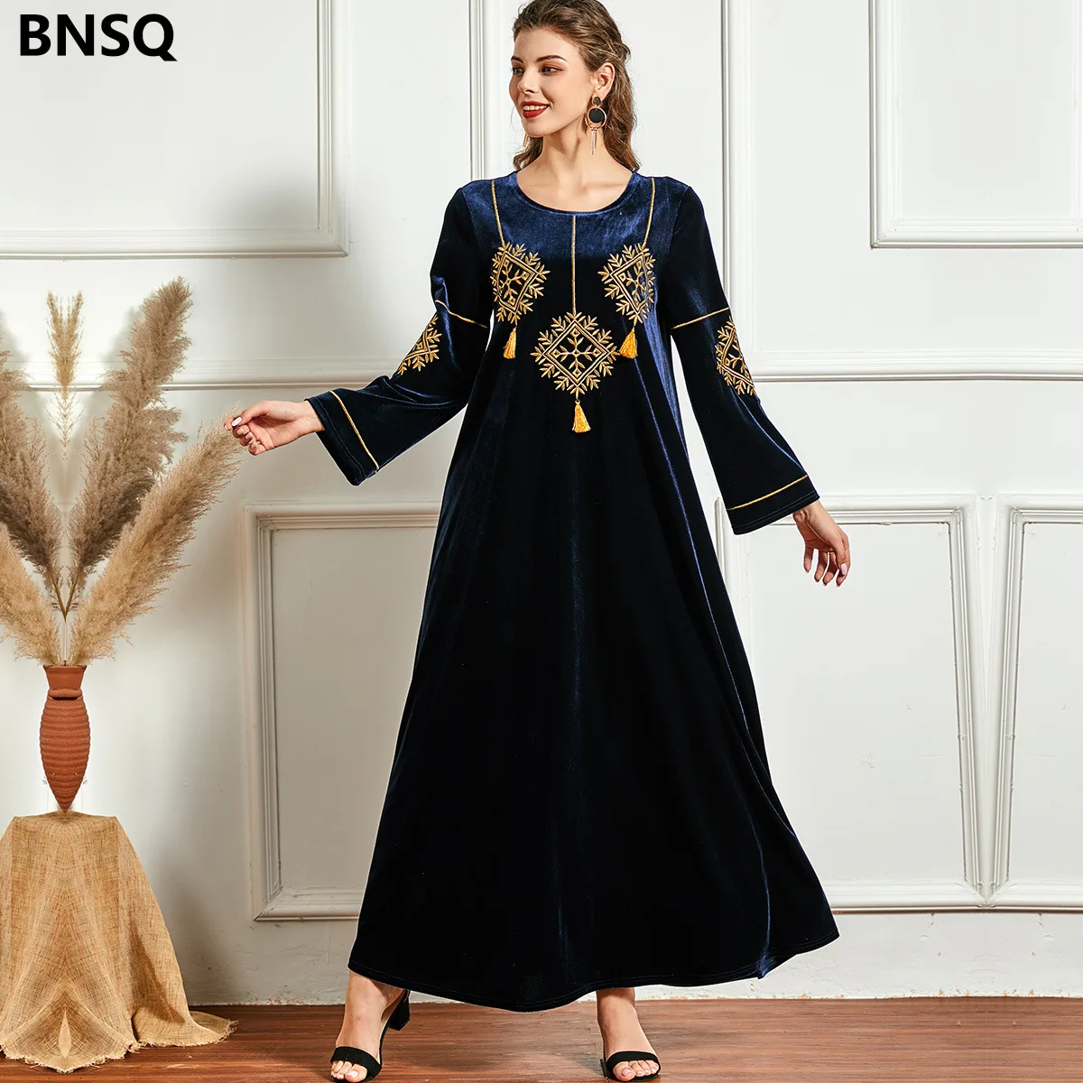 Plus Size Velvet Dress Indie Folk Tassel Long Dress Embroidery Muslim Dresses Pray Clothing Robe Arab Islamic Clothing 9975
Plus Size Velvet Dress Indie Folk Tassel Long Dress Embroidery Muslim Dresses Pray Clothing Robe Arab Islamic Clothing 9975