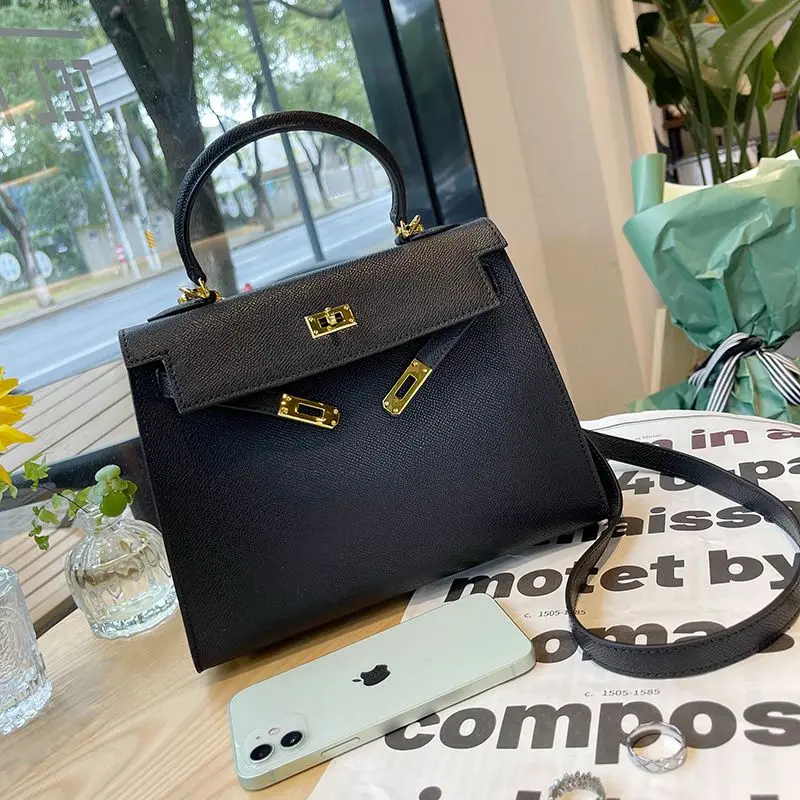 Ladies Handbag Fashion Versatile Diagonal Bag Small Square Bag 2023 Advanced Sense Shoulder Handbag Bags for Women Beach Bag New
Ladies Handbag Fashion Versatile Diagonal Bag Small Square Bag 2023 Advanced Sense Shoulder Handbag Bags for Women Beach Bag New