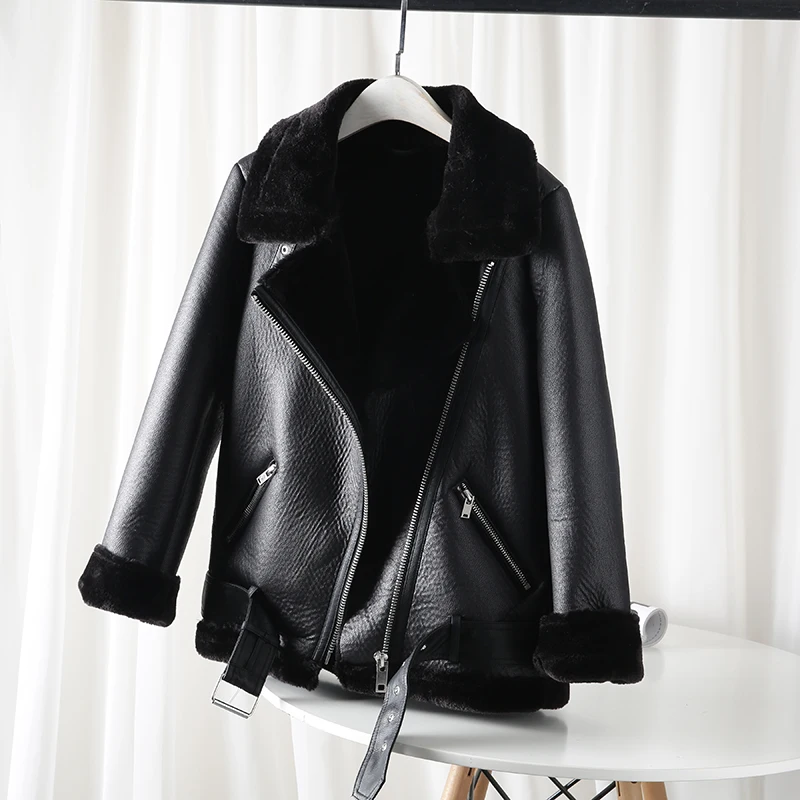 The new 2021 women's jacket with extra thick warm and extra thick lamb feather rider jacket with artificial fur
The new 2021 women's jacket with extra thick warm and extra thick lamb feather rider jacket with artificial fur