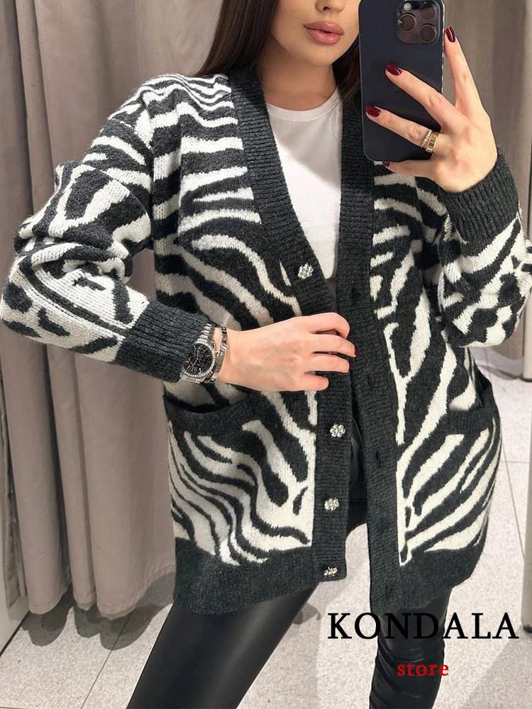 KONDALA Vintage Striped Oversized Women Cardigans Long Sleeve V Neck Casual Sweater Fashion 2022 All Match Chic Female Knitwear
KONDALA Vintage Striped Oversized Women Cardigans Long Sleeve V Neck Casual Sweater Fashion 2022 All Match Chic Female Knitwear