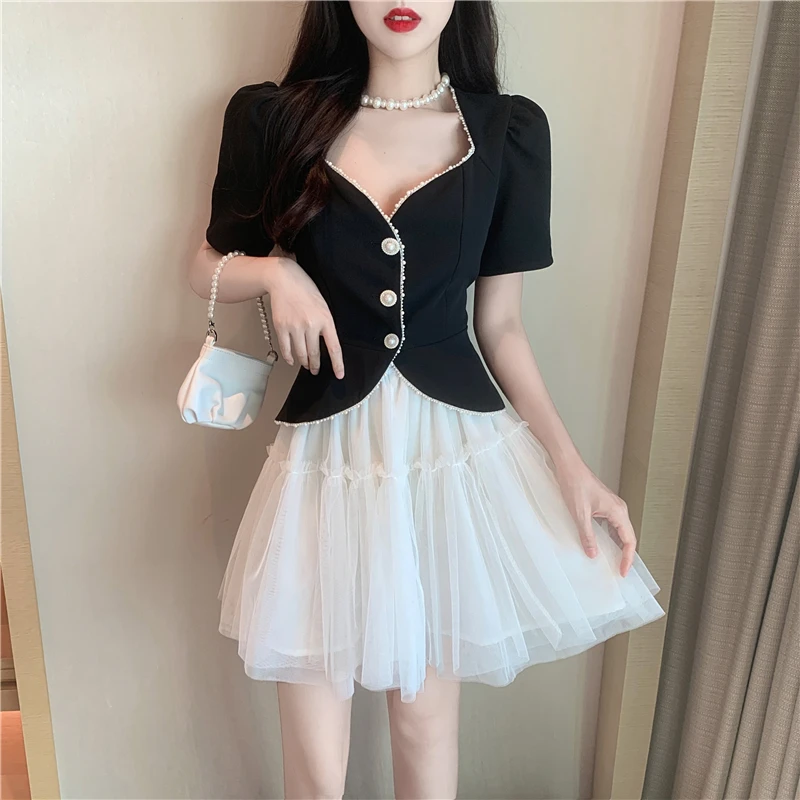 Fashion Vintage Sexy Square Collar Short Puff Sleeves Black Slim Fit Single Breasted Top +High Waist Mesh Mini Skirt Party Suits 
Fashion Vintage Sexy Square Collar Short Puff Sleeves Black Slim Fit Single Breasted Top +High Waist Mesh Mini Skirt Party Suits