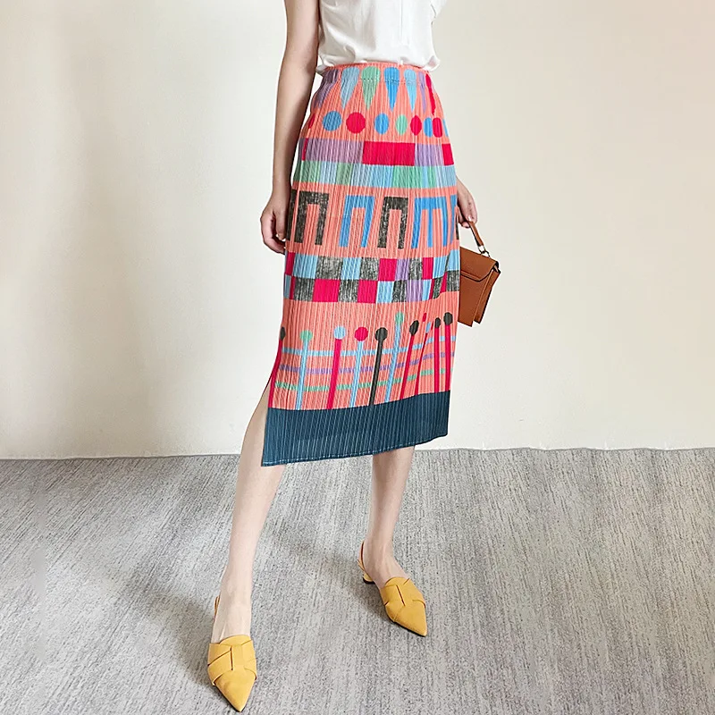 Miyake pleated women's spring and summer new geometric print elastic waist side slit skirt
Miyake pleated women's spring and summer new geometric print elastic waist side slit skirt
