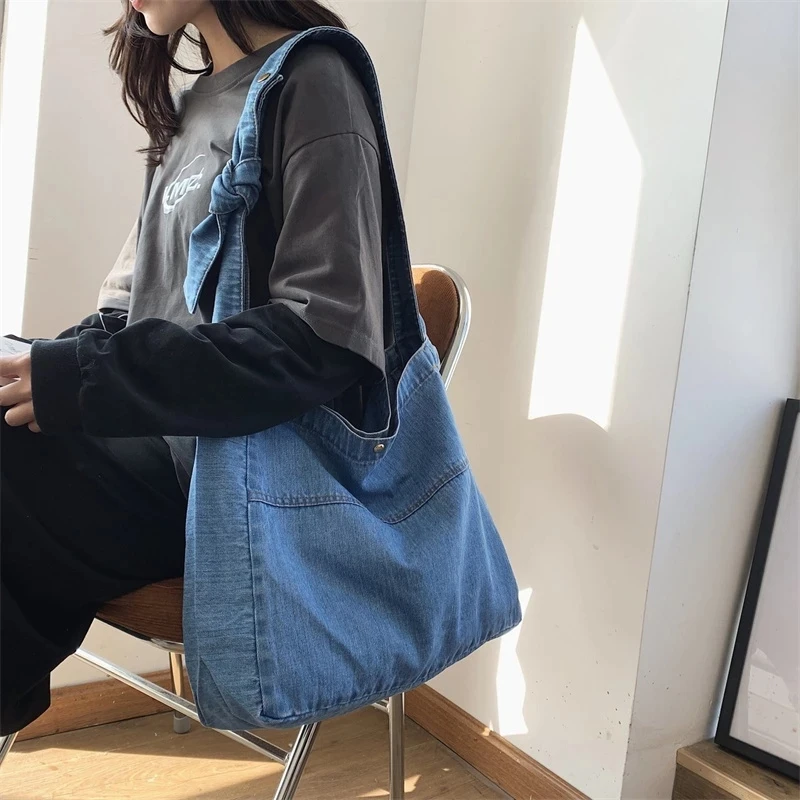 2022 New Vintage Denim Shoulder Bags Simple Personality Strappy Tie Women's Handbags Large Capacity Tote Messenger Bag
2022 New Vintage Denim Shoulder Bags Simple Personality Strappy Tie Women's Handbags Large Capacity Tote Messenger Bag