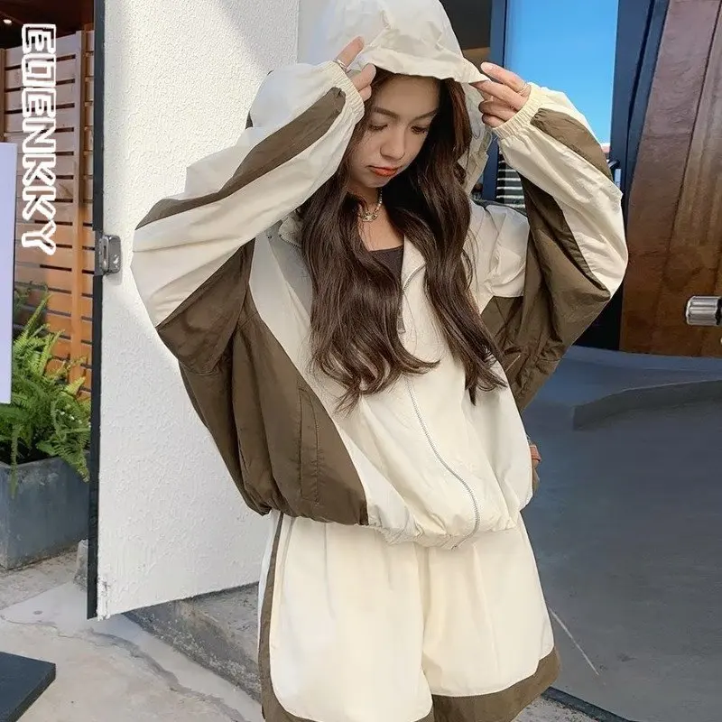 Summer Thin Set Women Harajuku Loose Patchwork Lightweight Jacket Waist Shorts Sports 2 Pcs Sets Retro Sunscreen Suit Female
Summer Thin Set Women Harajuku Loose Patchwork Lightweight Jacket Waist Shorts Sports 2 Pcs Sets Retro Sunscreen Suit Female