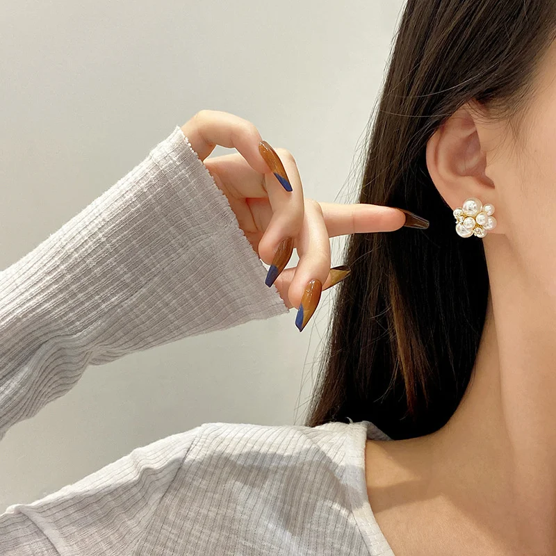 2022 New French Retro Pearl Flower Ball Small Stud Earrings Party Fashion Jewelry Simple Accessories Earring For Womens Gift
2022 New French Retro Pearl Flower Ball Small Stud Earrings Party Fashion Jewelry Simple Accessories Earring For Womens Gift