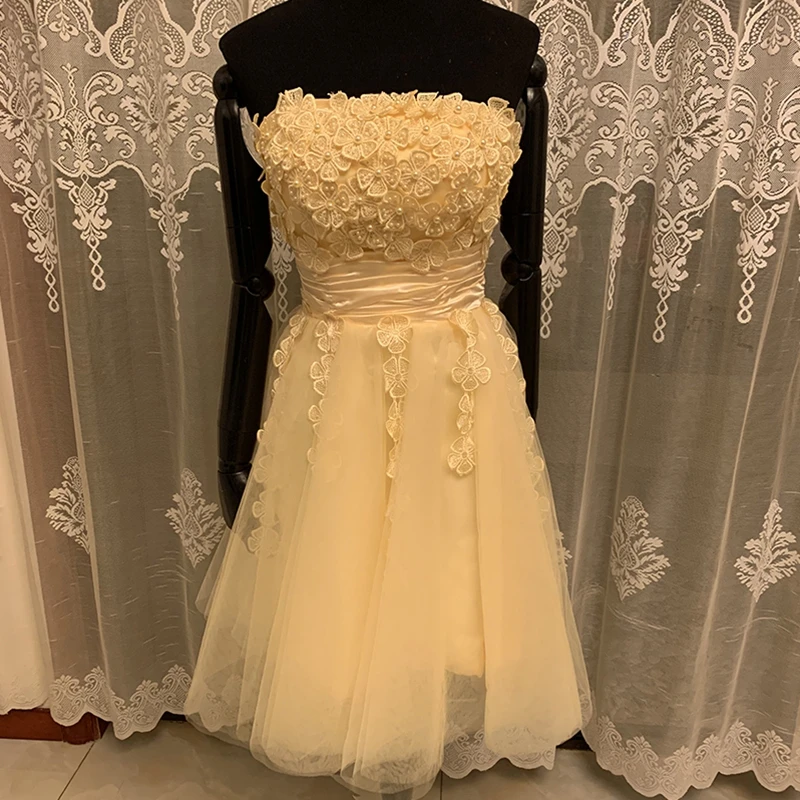 New Arrival Strapless Yellow Short Homecoming Dresses with Pearls Beaded Lace Appliques Robes De Soiree
New Arrival Strapless Yellow Short Homecoming Dresses with Pearls Beaded Lace Appliques Robes De Soiree