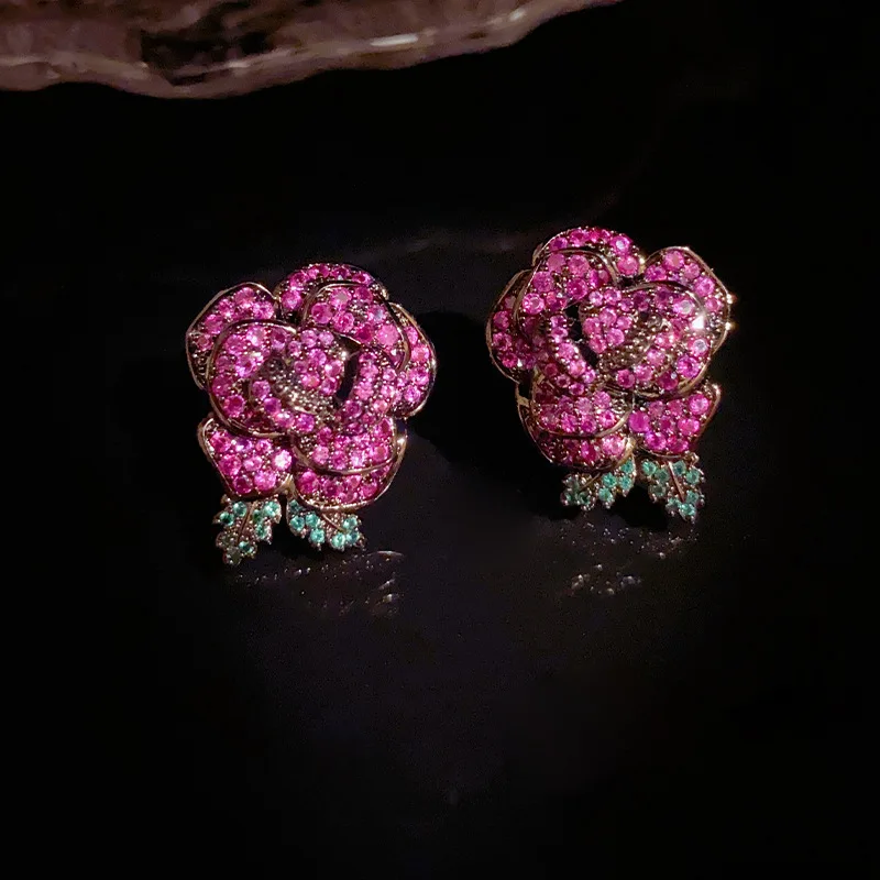 Luxury Full Zircon Flower Stud Earrings For Women High Quality Vintage Copper Gold Plated Designer Earring Original Jewelry 2023
Luxury Full Zircon Flower Stud Earrings For Women High Quality Vintage Copper Gold Plated Designer Earring Original Jewelry 2023