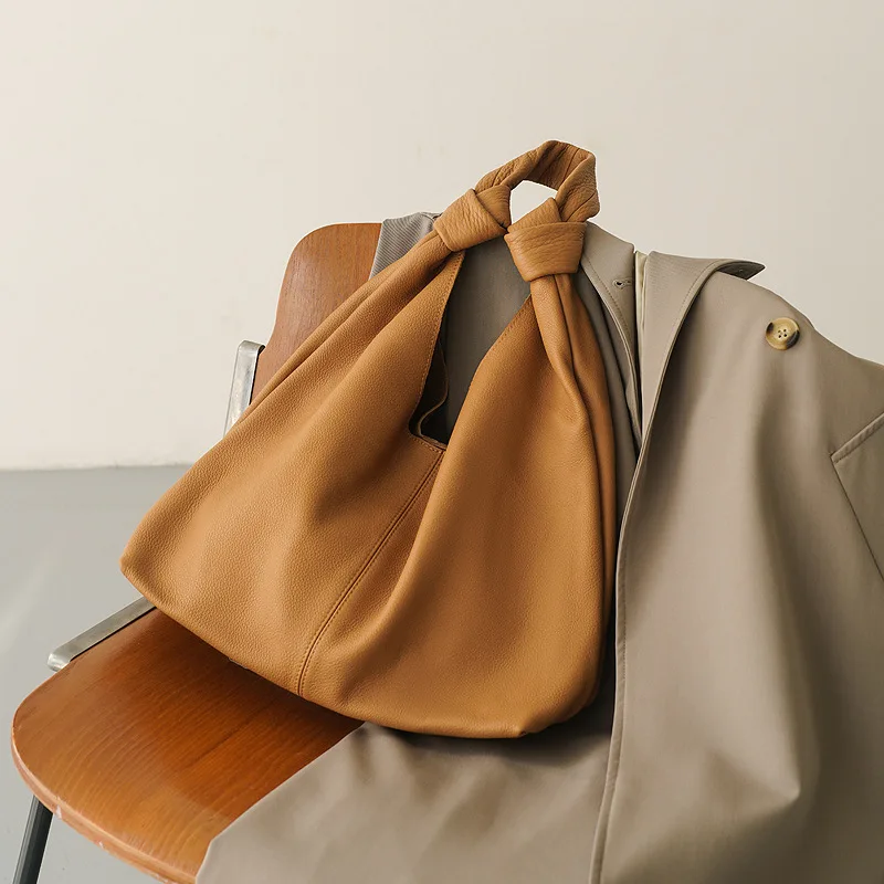 Women's bag light luxury handbag leather tote bag fashionable and versatile underarm bag large capacity soft leather bag
Women's bag light luxury handbag leather tote bag fashionable and versatile underarm bag large capacity soft leather bag