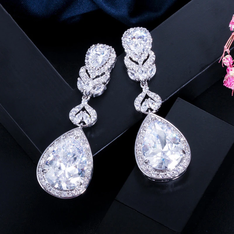 ThreeGraces Elegant Shiny Cubic Zirconia Stone Long Dangle Water Drop CZ Bridal Wedding Earrings for Women Party Jewelry E1442
ThreeGraces Elegant Shiny Cubic Zirconia Stone Long Dangle Water Drop CZ Bridal Wedding Earrings for Women Party Jewelry E1442