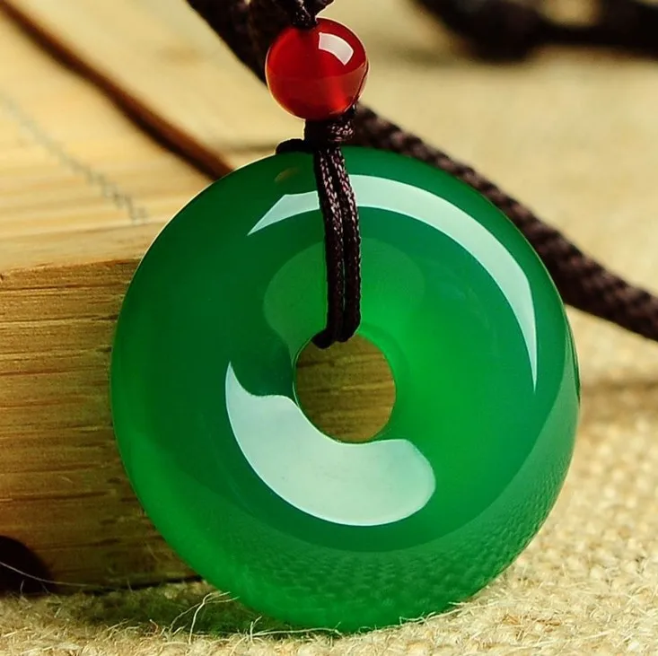 Natural Agate Chrysoprase Safety Buckle Pendant for Men and Women In Peace Simple Pendant Jewelry
Natural Agate Chrysoprase Safety Buckle Pendant for Men and Women In Peace Simple Pendant Jewelry