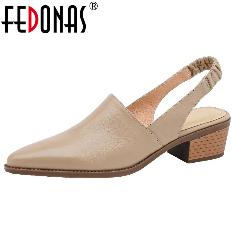 Женские туфли-лодочки FEDONAS из натуральной кожи с острым носком на толстом каблуке; Сезон весна-лето
Женские туфли-лодочки FEDONAS из натуральной кожи с острым носком на толстом каблуке; Сезон весна-лето