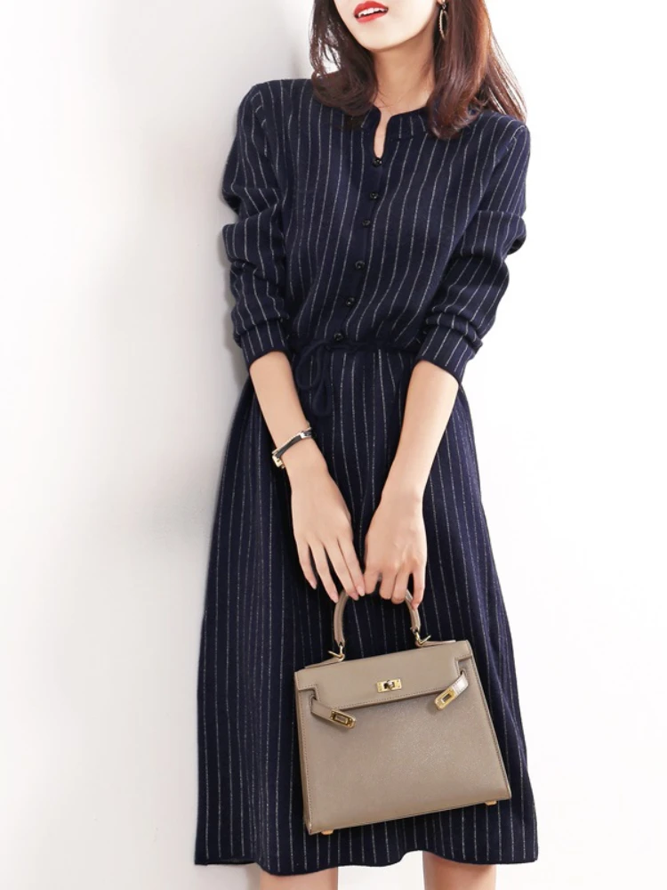 Платье женское трикотажное в полоску, удлиненное средней длины, с длинным рукавом, на завязках, уличная одежда в стиле оверсайз, весна 
Платье женское трикотажное в полоску, удлиненное средней длины, с длинным рукавом, на завязках, уличная одежда в стиле оверсайз, весна