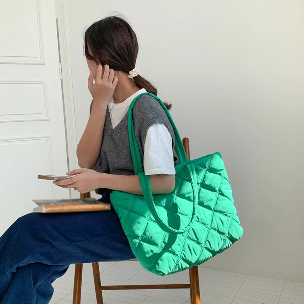 Women Diamond Quilted Tote Bag Versatile Puffy Tote Handbag Large Capacity Lightweight Handbag Top Handle Bag Winter Shopper Bag
Women Diamond Quilted Tote Bag Versatile Puffy Tote Handbag Large Capacity Lightweight Handbag Top Handle Bag Winter Shopper Bag