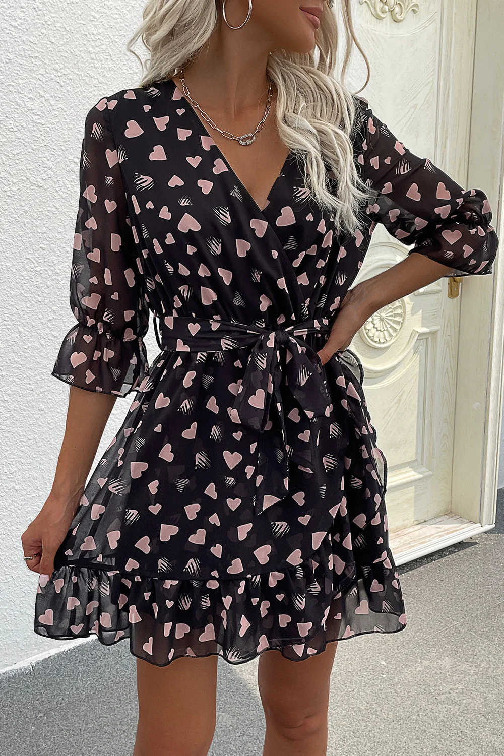 Summer Ladies Chiffon Heart Printed Dress For Women 2022 Casual Puff Sleeve Short Dresses V Neck Bow Tied Wrap Slim Beach Dress
Summer Ladies Chiffon Heart Printed Dress For Women 2022 Casual Puff Sleeve Short Dresses V Neck Bow Tied Wrap Slim Beach Dress