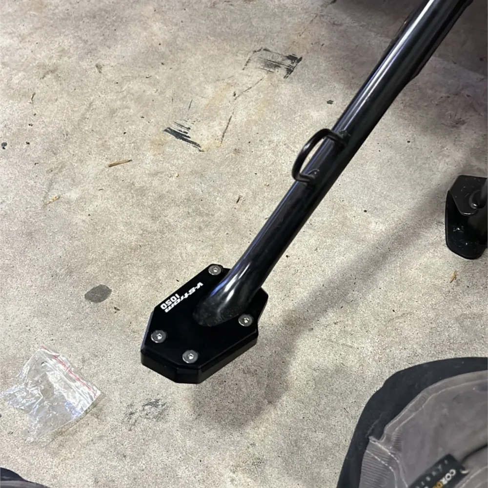 Motorcycle Foot Side Stand Kickstand Support Plate Enlarge Extension Pad For SUZUKI GSX-S1000F GSX-S1000 S GT Katana GSX-S950
Motorcycle Foot Side Stand Kickstand Support Plate Enlarge Extension Pad For SUZUKI GSX-S1000F GSX-S1000 S GT Katana GSX-S950