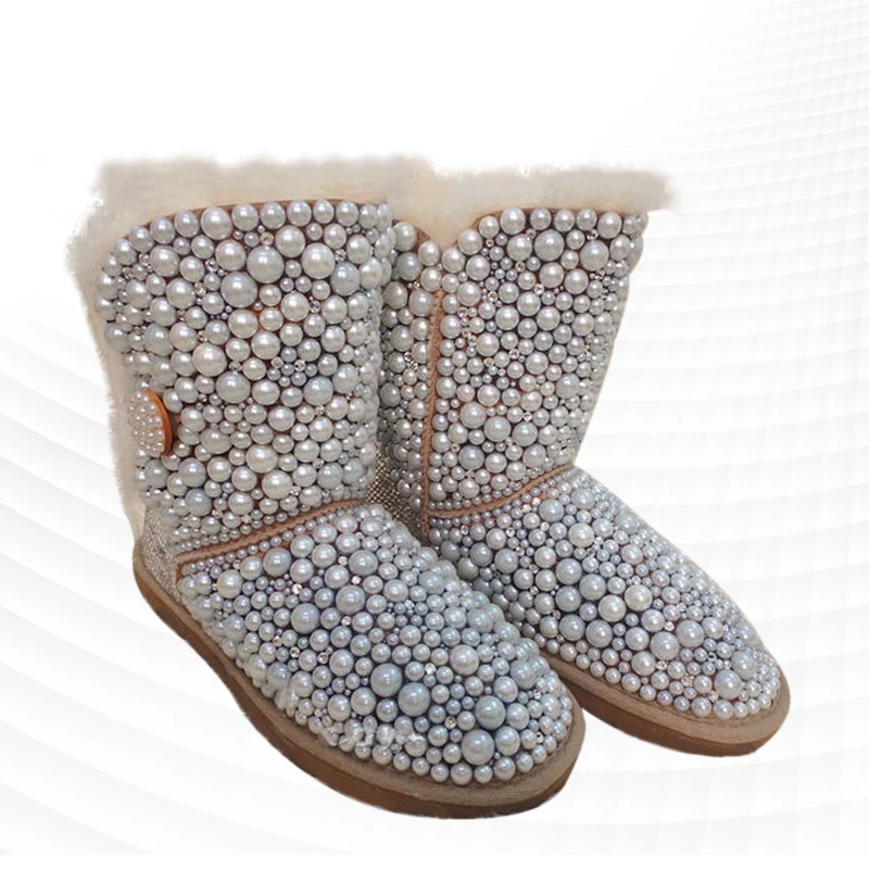 Customized beige mid-tube full pearl fur snow boots women's warm cotton shoes large size 35-44
Customized beige mid-tube full pearl fur snow boots women's warm cotton shoes large size 35-44