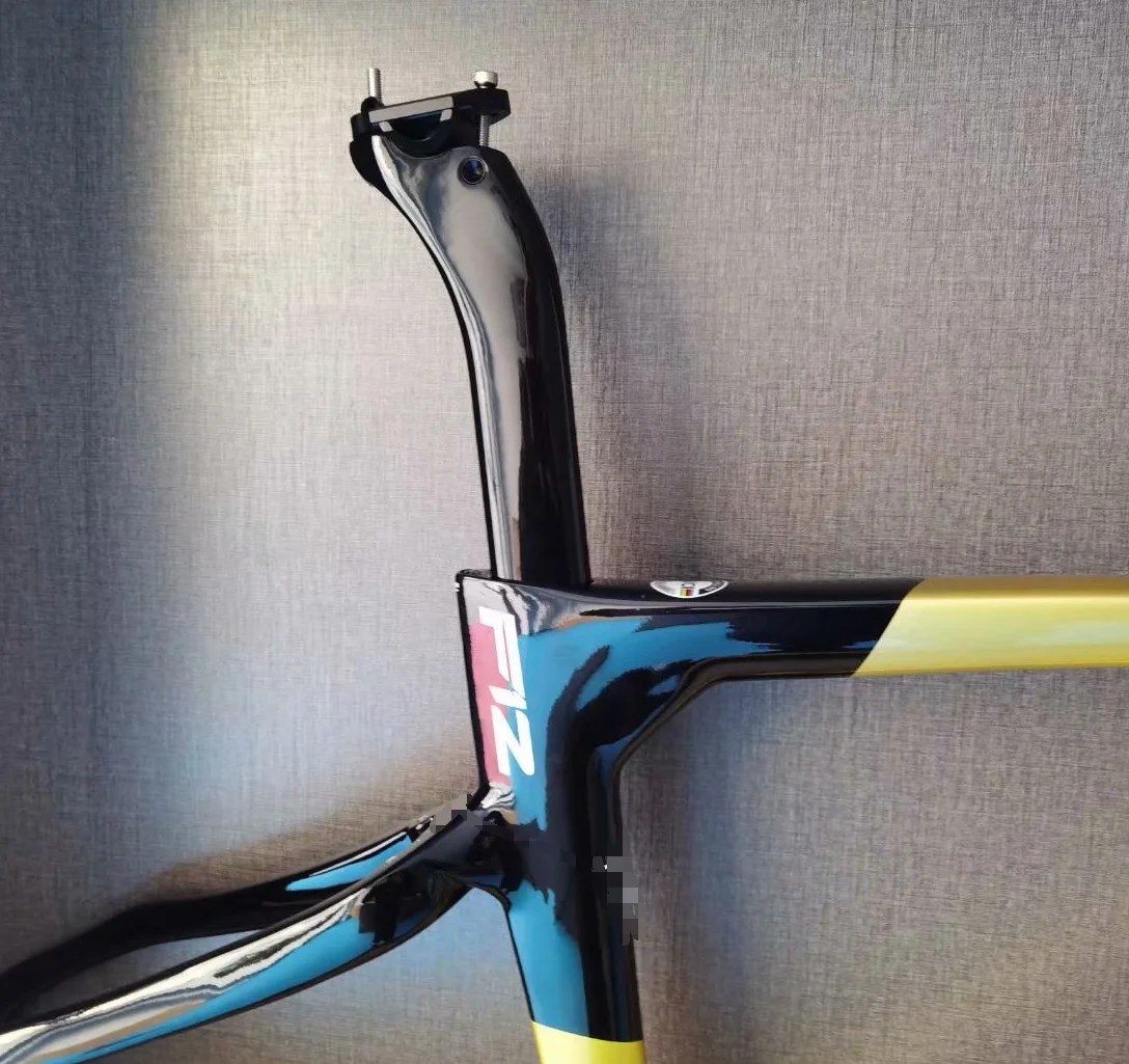 2022 newest style F12 F F14 Disc Road Frame T1100 1K Glossy Carbon Road Frameset + Handlebar Red Carbon Bike Frame Bicycle Frame
2022 newest style F12 F F14 Disc Road Frame T1100 1K Glossy Carbon Road Frameset + Handlebar Red Carbon Bike Frame Bicycle Frame
