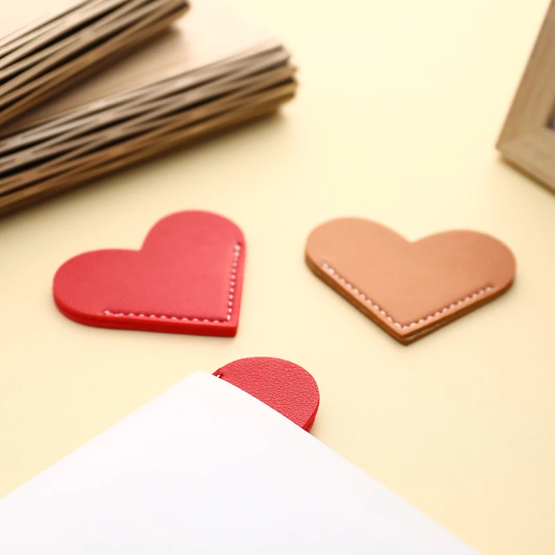 Creative Handcrated Vintage Leather Bookmarks For Book, Mini Corner Page Marker School office supplies Teacher's Day Gift
Creative Handcrated Vintage Leather Bookmarks For Book, Mini Corner Page Marker School office supplies Teacher's Day Gift