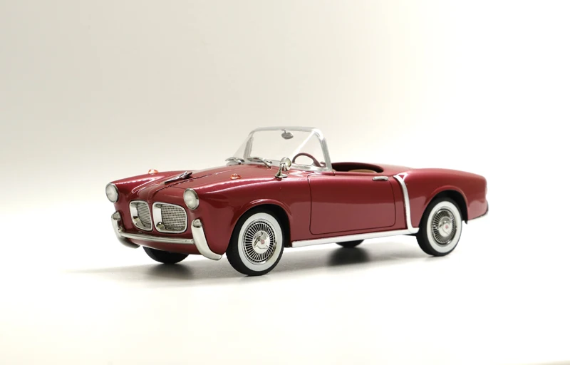 BOS 1:18 Fiat 1100 TV 1955 Convertible Classic Cars Limited Edition Resin Metal Static Car Model Toy Gift
BOS 1:18 Fiat 1100 TV 1955 Convertible Classic Cars Limited Edition Resin Metal Static Car Model Toy Gift
